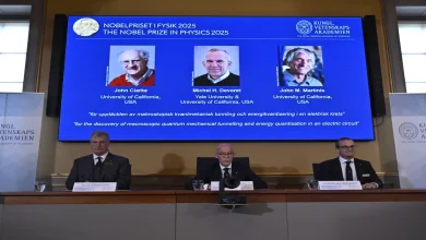 تصویر برندگان جایزه نوبل پزشکی 2025 در مراسم معرفی